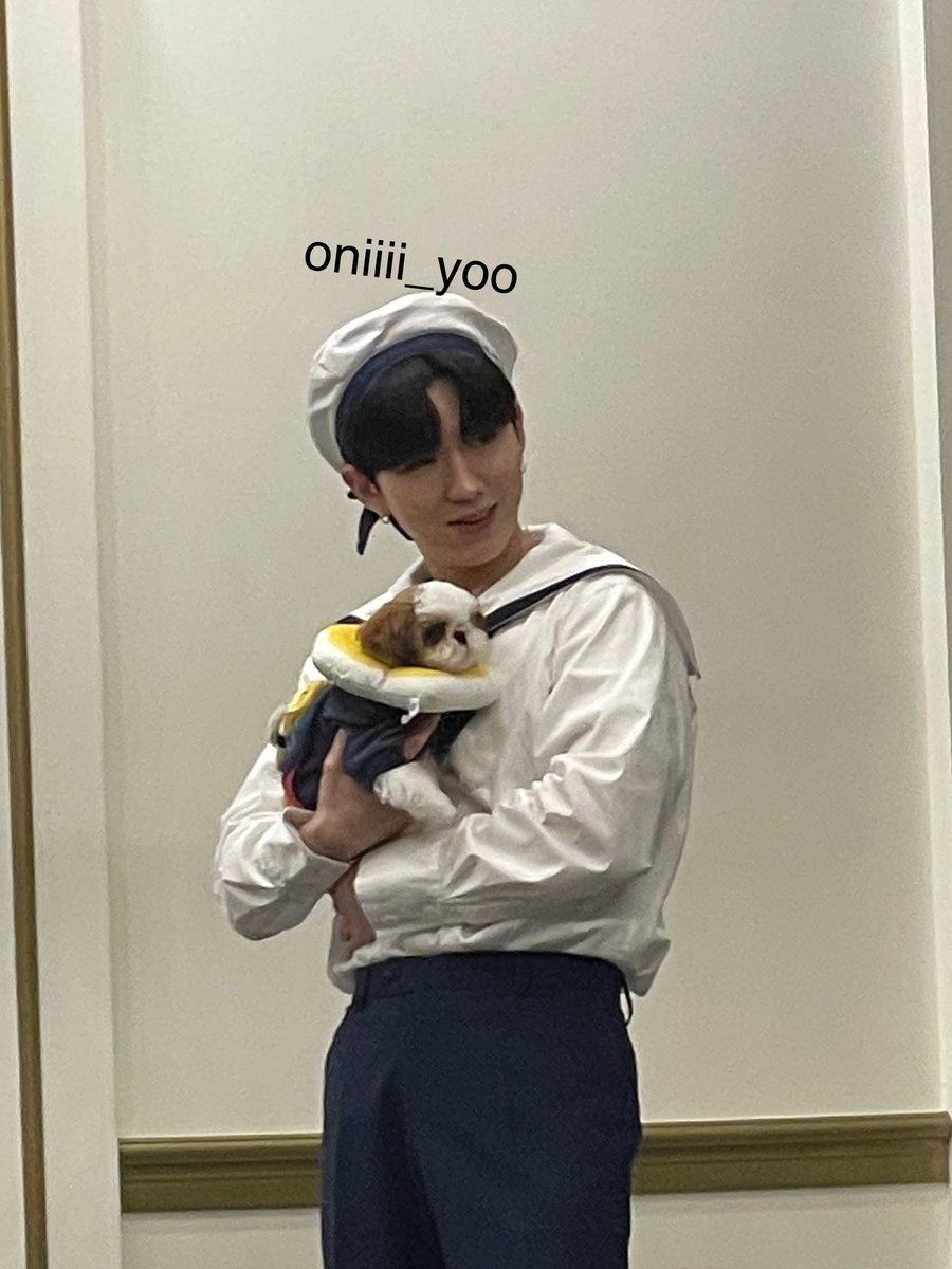 221120 #기현

갑자기 천사들의 등장 ㅠㅠ ♥️

봉숙이 아니고 스탭분 깡지