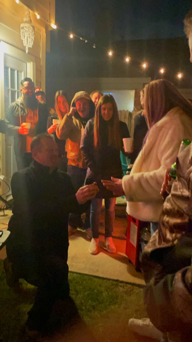 skylarjarrett's tweet photo. MY DAD PROPOSED!! https://t.co/a7yXYPgKxH