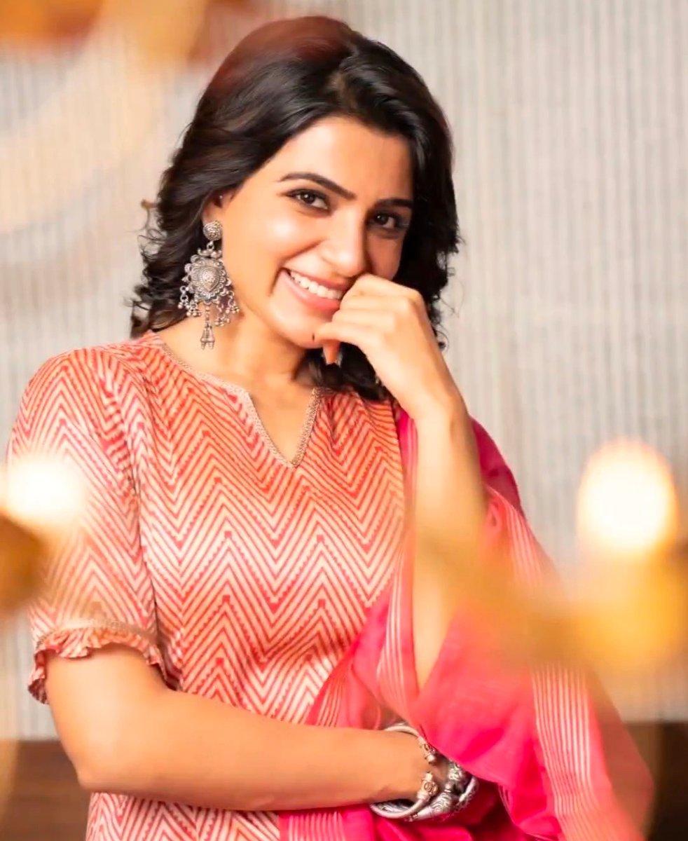 TN_SamanthaFans's tweet photo. God.. Beauty Redefined๐๐โจ
An angel was sent from heaven to spread love and smile all around. โค Her name is @Samanthaprabhu2 โฅ
#Yashoda
#YashodaTheMovie
#BlockBusterYashoda
#SamanthaRuthPrabhu๐ต #SamanthaRuthPrabhu #Samantha https://t.co/zHbzWE6ER0