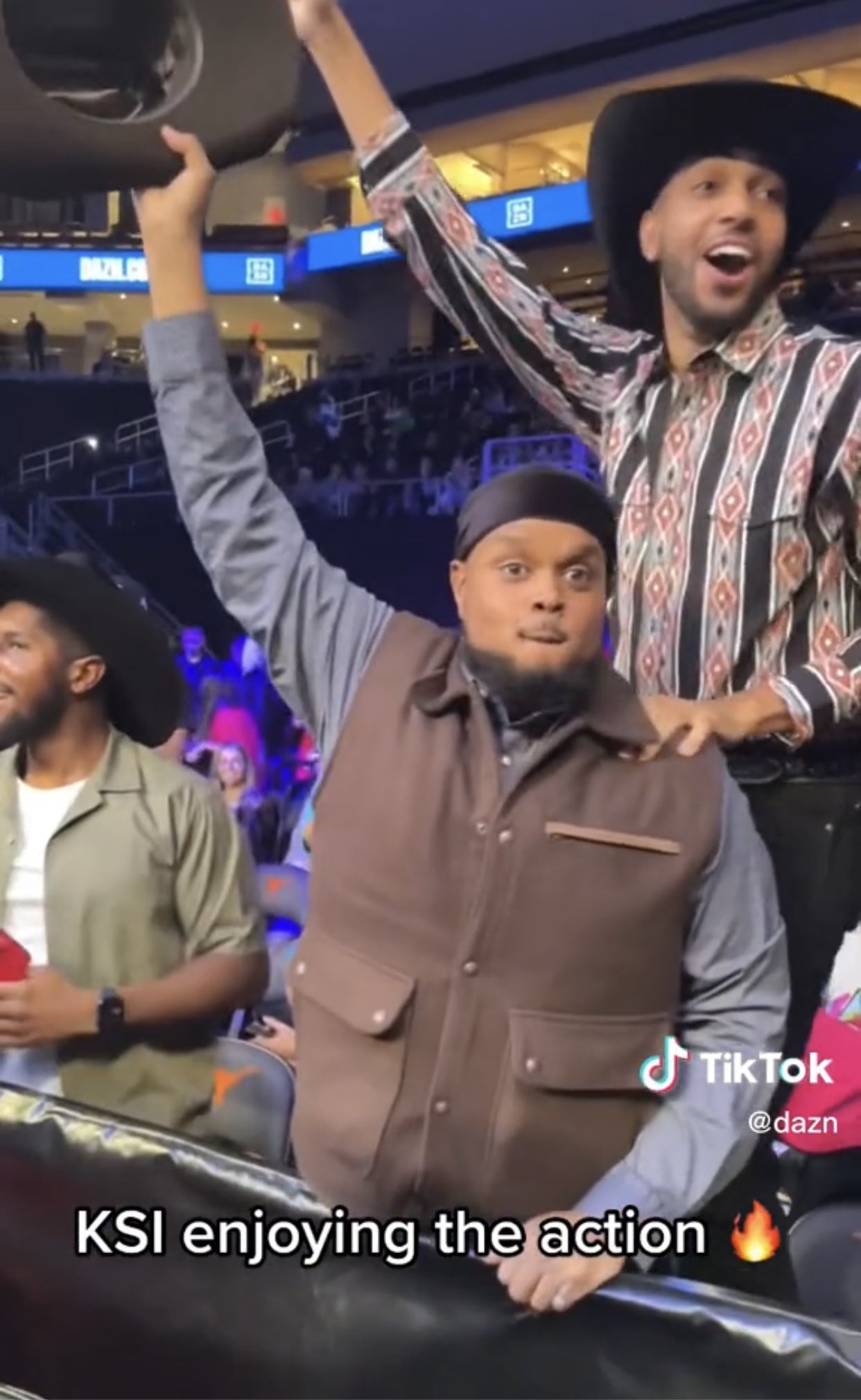 xxvxx on Twitter: "My boy chunks 😂 https://t.co/ungQkSV5co" / Twitter