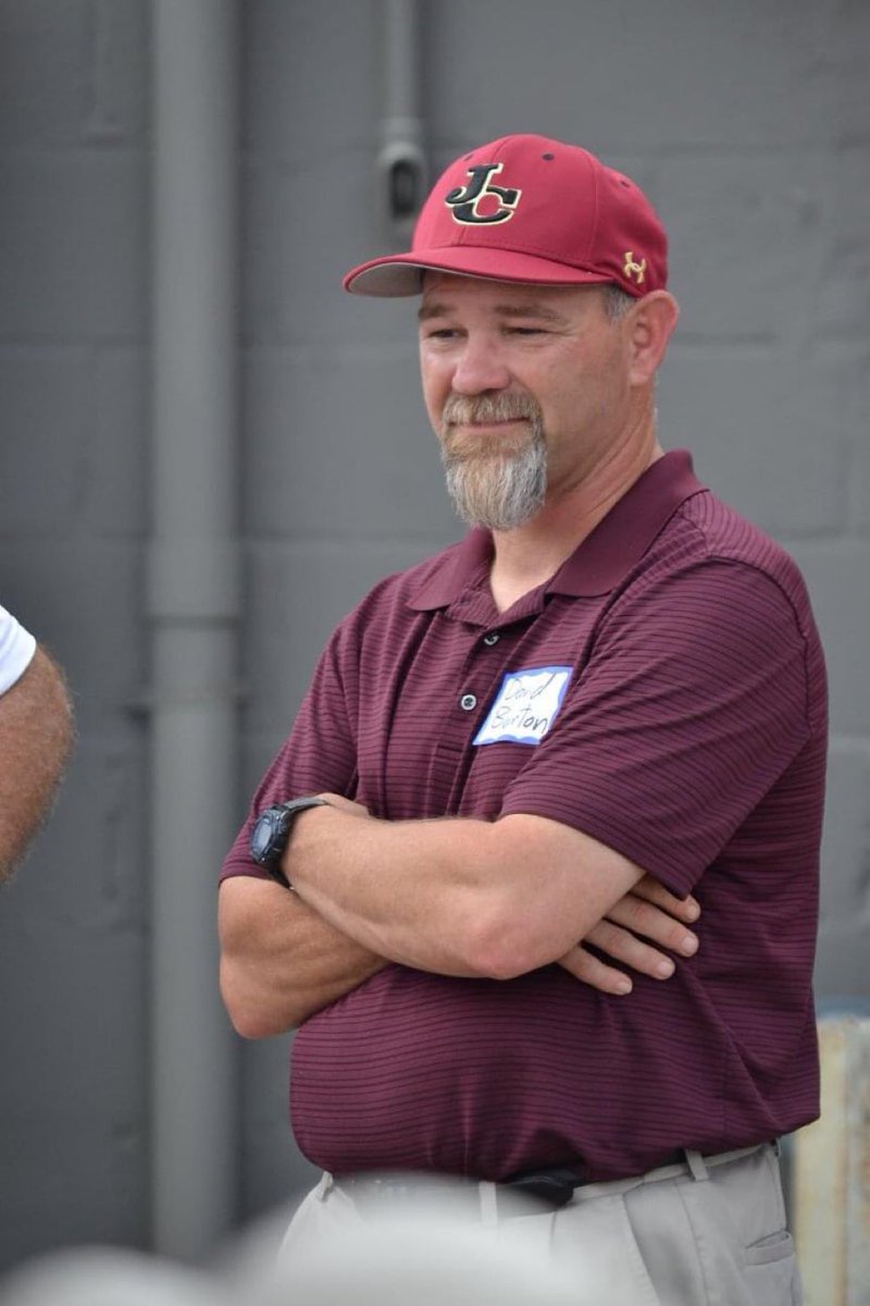 JohnsCreekHSFB's tweet photo. Our condolences to our own David Burton. A selfless man that continued to serve our kids and program everyday. You helped so many lives within our community. A true Gladiator. Requiescat in pace Coach💔 https://t.co/4bWYXHK36e