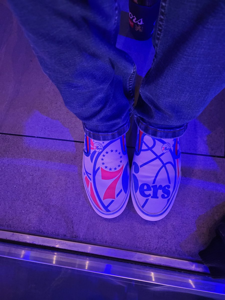 FrankSimpson_14's tweet photo. At the sixers game! Let's go sixers! @sixers #snipes76 #sixers #snipe76 #phila https://t.co/x5uYnkaczt