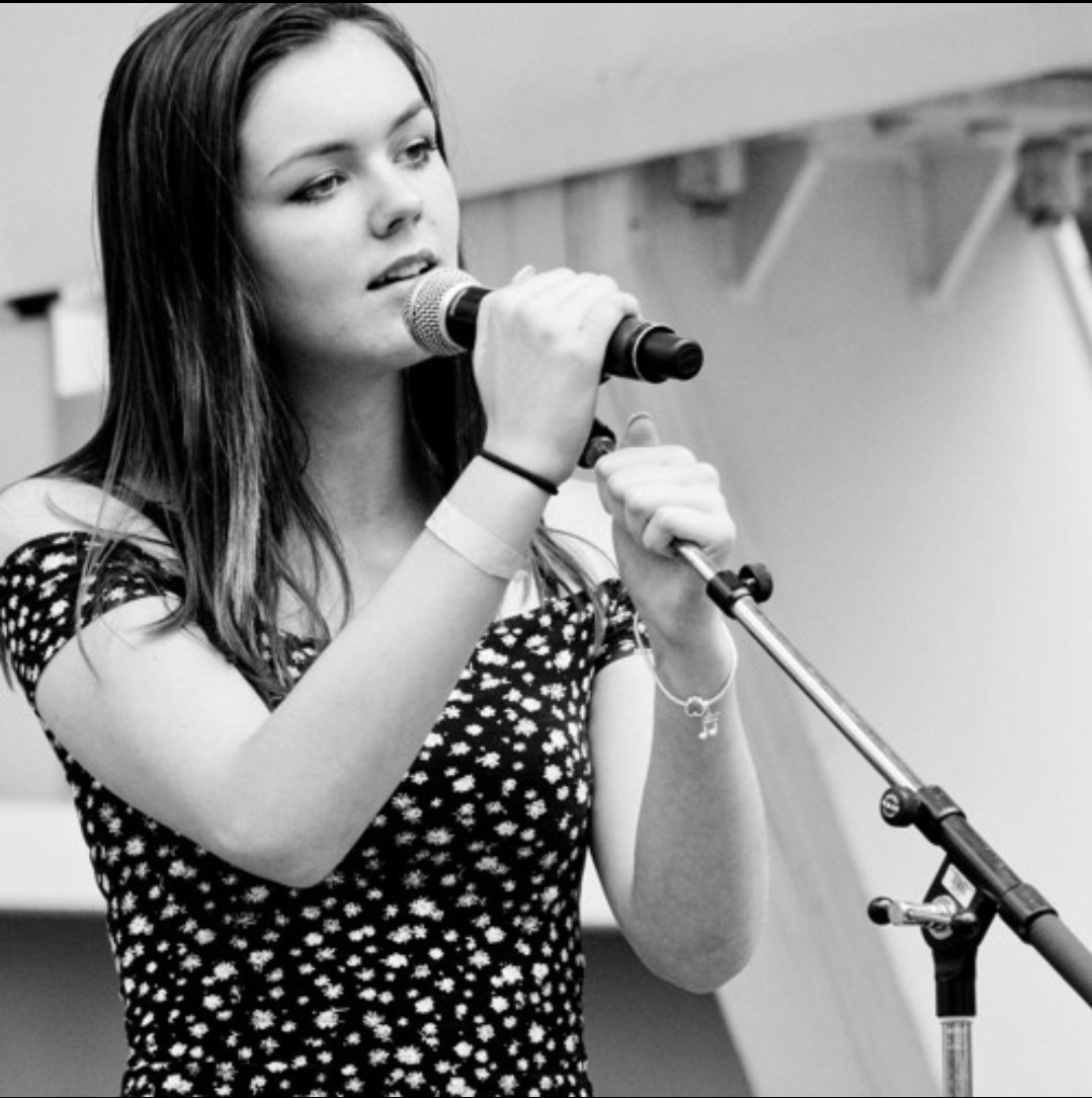 HawkeyeNJ's tweet photo. @MikalynMusic Awesome picture of you! https://t.co/6Fix5he2Ku