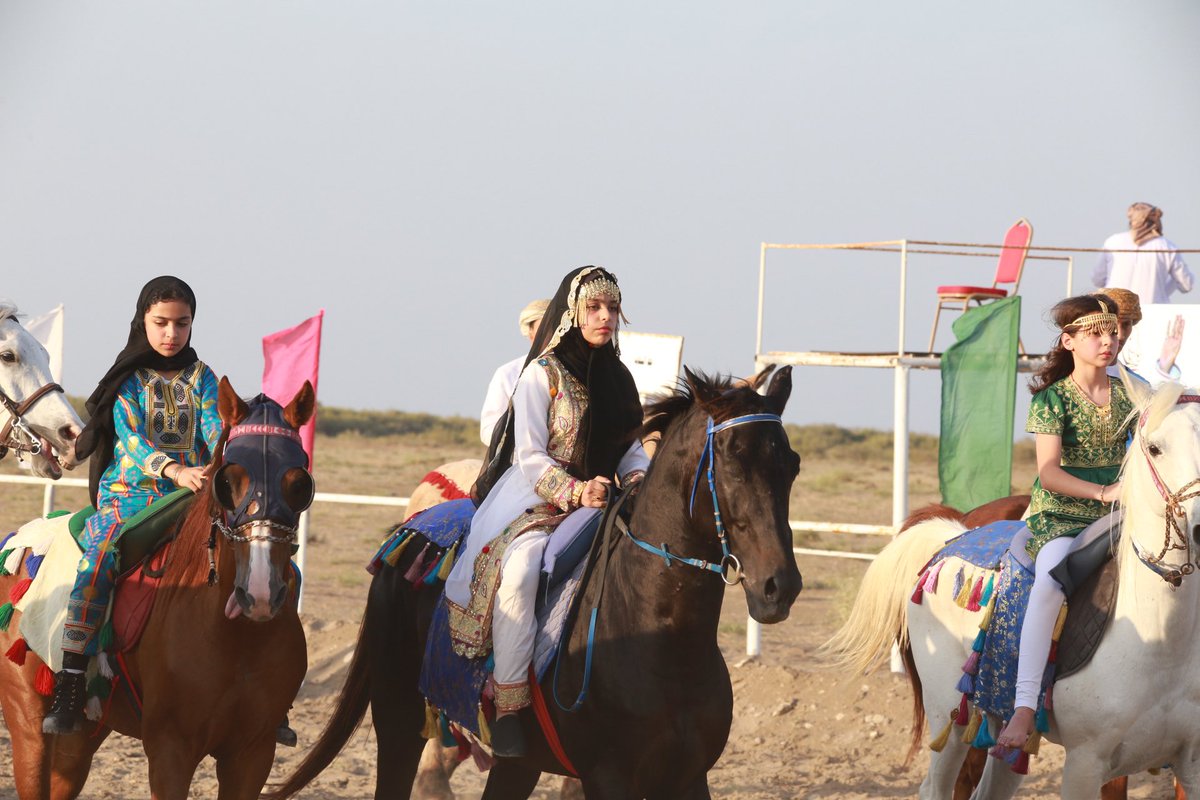 moed_25's tweet photo. أحتفال #لجنة_لوى_للفروسية بمناسبة #العيد_الوطني_52_المجيد تحت رعايه سعادة الشيخ حمد بن خليفة العبري والي لوى

تصويري للحفل https://t.co/dgyXF5Se9f