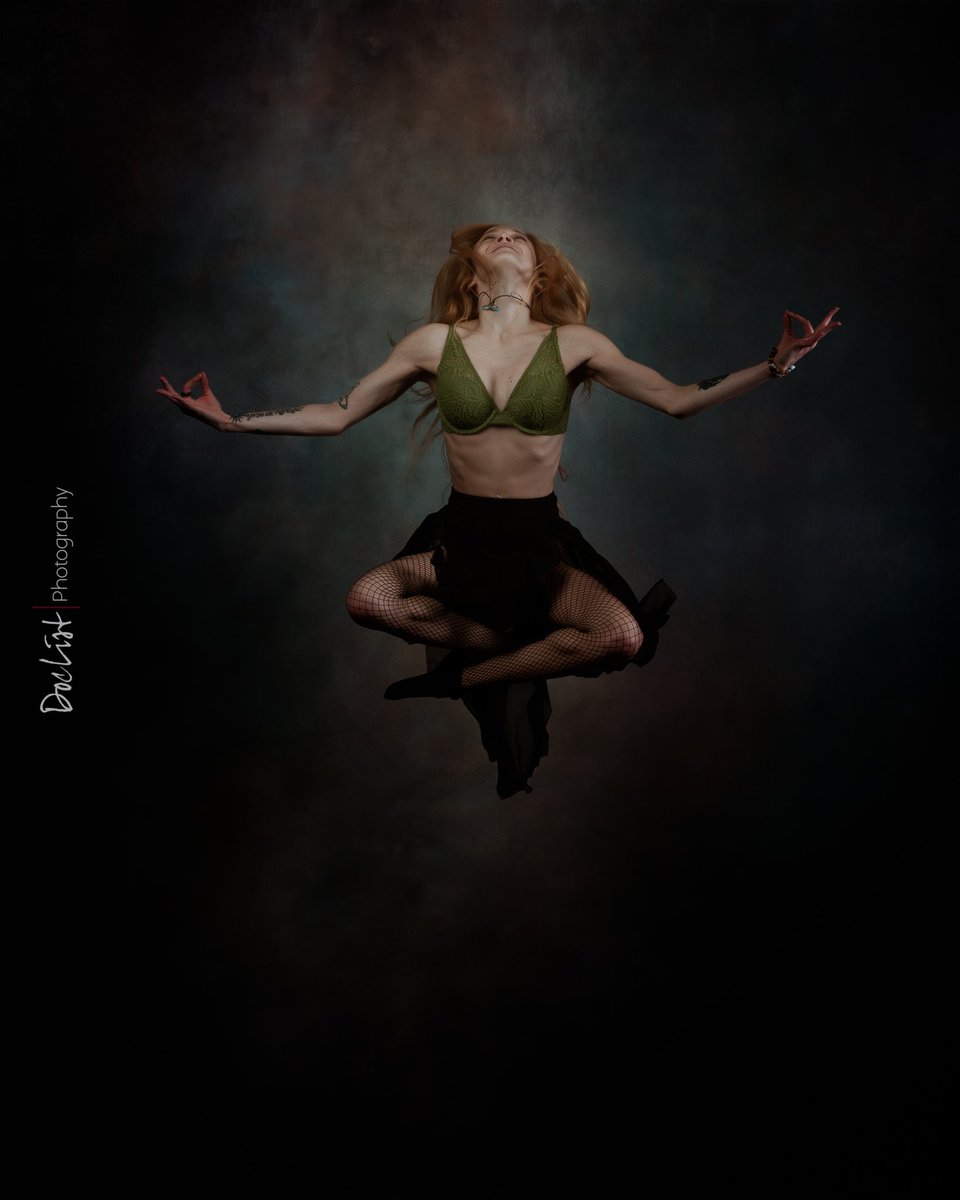 DocListPhoto's tweet image. She’s just effervescent with joy. #photography #trampoline