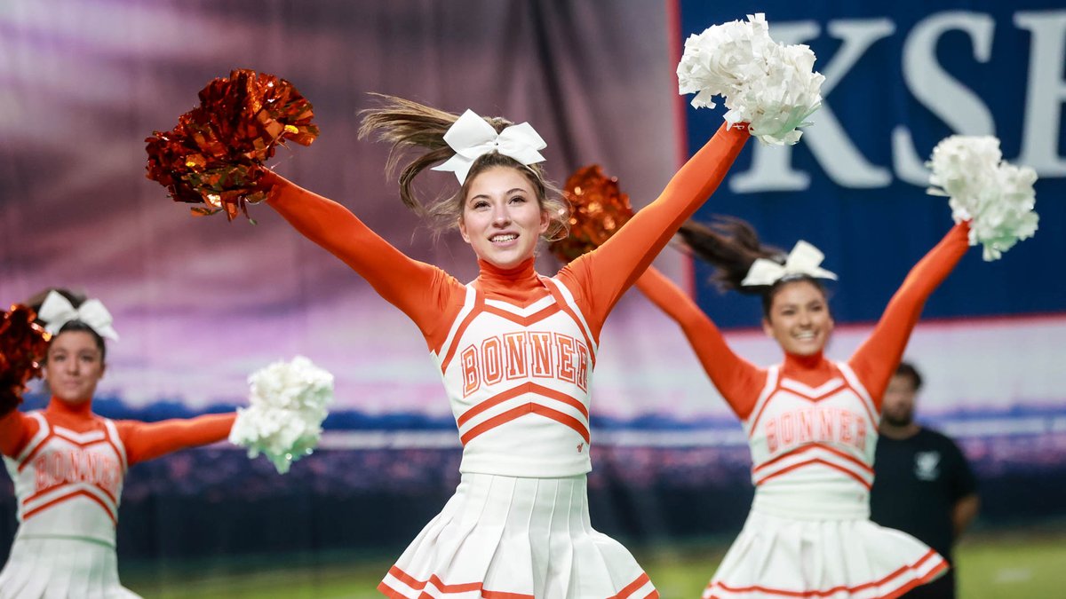 KSHSAA's tweet photo. KSHSAA Gameday Cheer Showcase, Class 6A and 5A

#KSHSAACovered x @CapFed https://t.co/J4gTtxfUA5
