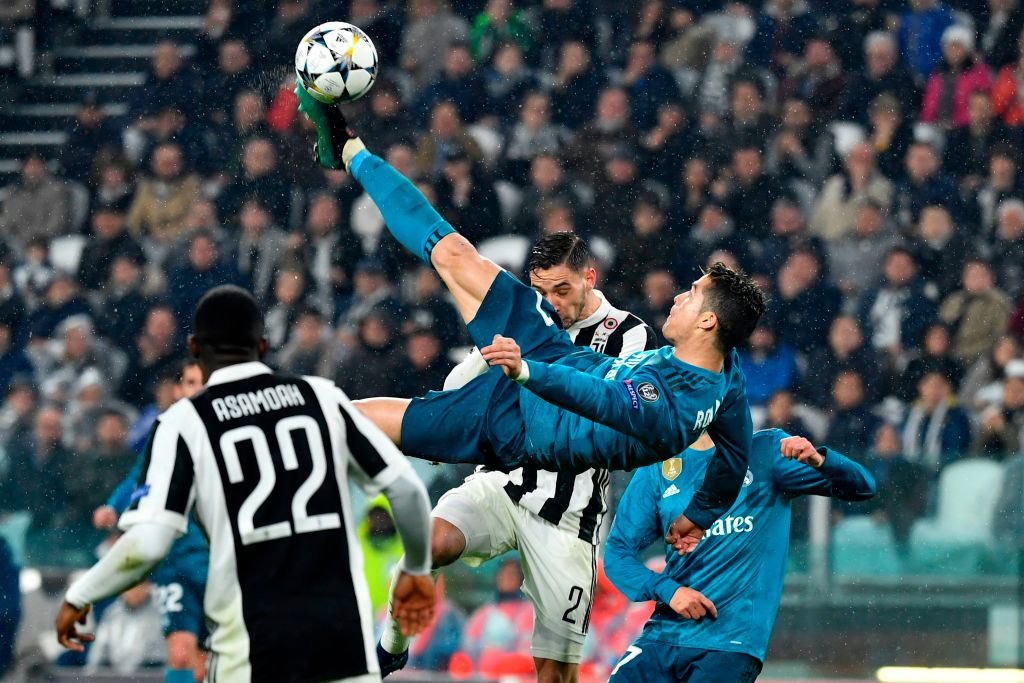 parv55943's tweet photo. @binance @Cristiano My favourite CR7 Moment is Below 👇

#RonaldoOnBinance https://t.co/kEFCR6zp7n