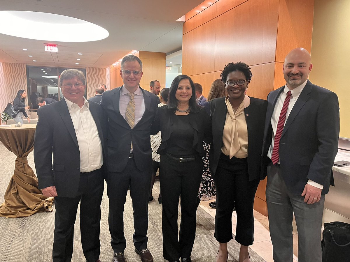 kiddiehearts's tweet photo. Honored to be working with @sxz110 @RaniKHasan and Dr. George McDaniel @UVA for this years #FITForum and #MACCS22. Highlighted by past ACC Prez @ditchhaporia #HeartMatters https://t.co/nhKwllEOhJ