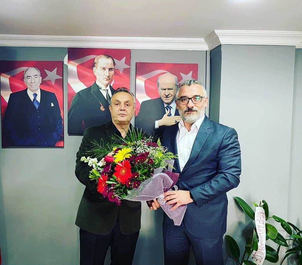 İl Başkanımız Murat Öner, geçirmiş olduğu kalp krizi sonucunda vefat etmiştir. Değerli Başkanımıza Allahtan rahmet, değerli ailesi ve teşkilatımıza başsağlığı dilerim.
Cenazesi 20/11/2022 Pazar Günü ikindi namazına müteakip Hatuniye camiin den kaldırılacaktır.