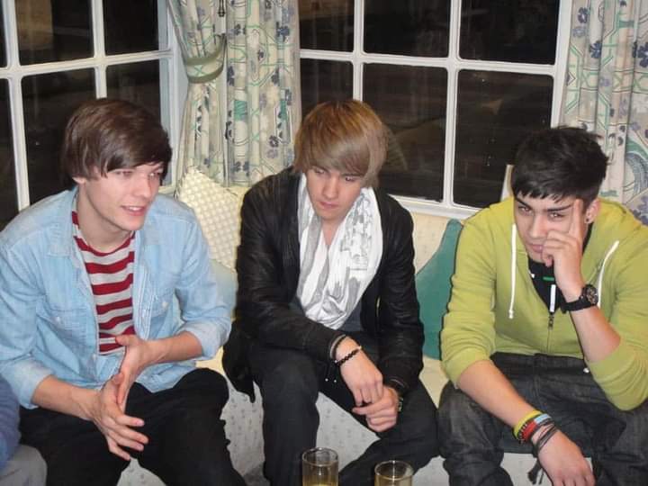 AlessandraOnedi's tweet photo. I'm voting for #OneDirection "Story Of My Life" (2013) for #AMAsFanFavorite       at #AMAs https://t.co/BZTzlu3BD2
