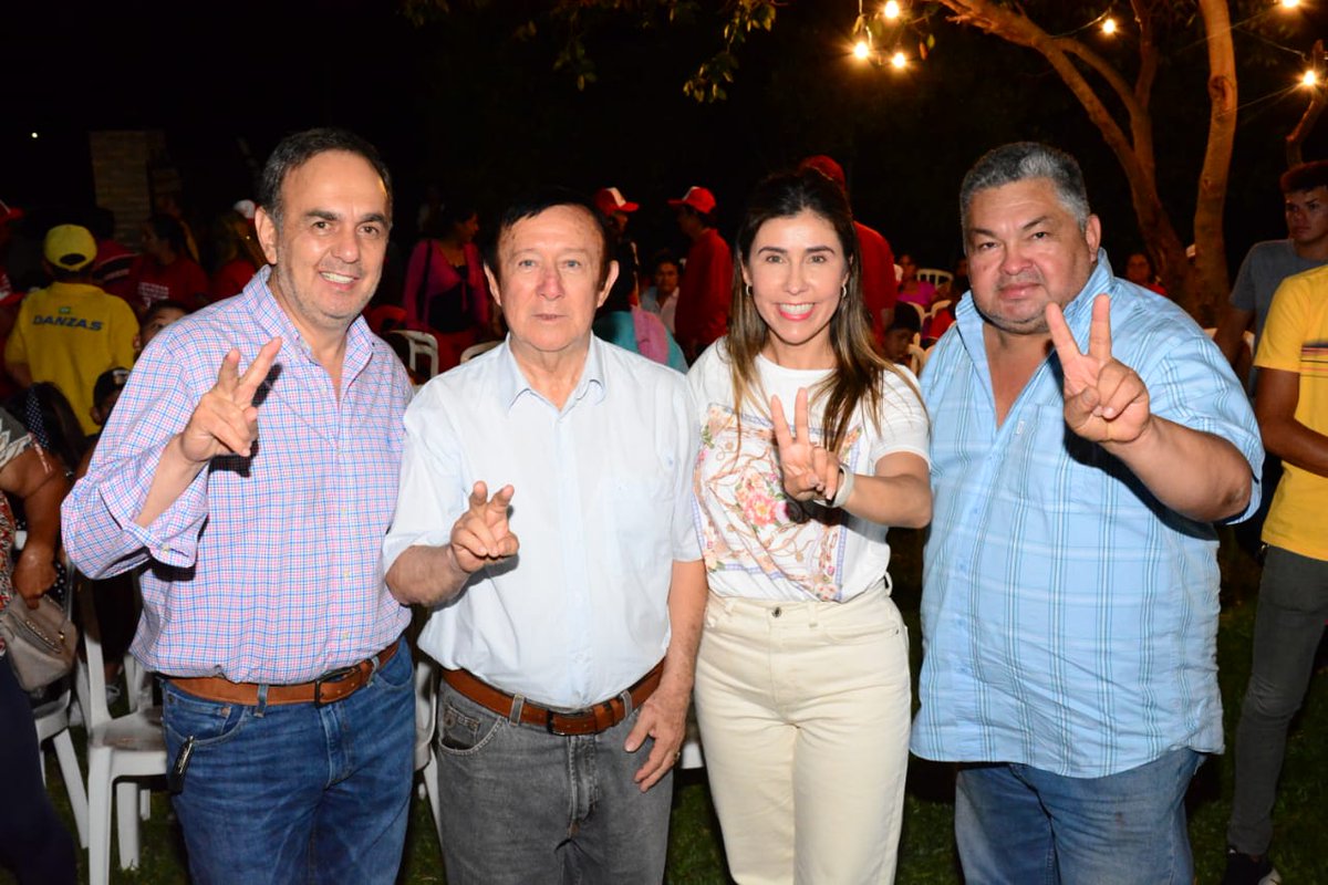 norma_zaratedm's tweet photo. Amena reunión con los correligionarios de la compañía Mbaritú de Yaguarón.
Agradecemos a Angel Fleitas y flia por recibirnos en su casa, al seguro Dip reelecto Esteban Samaniego, al futuro Pdte Seccional Dario Aguayo y al próximo reelecto Concejal Dptal Kike Ríos por acompañarnos https://t.co/ryc1f7He4w