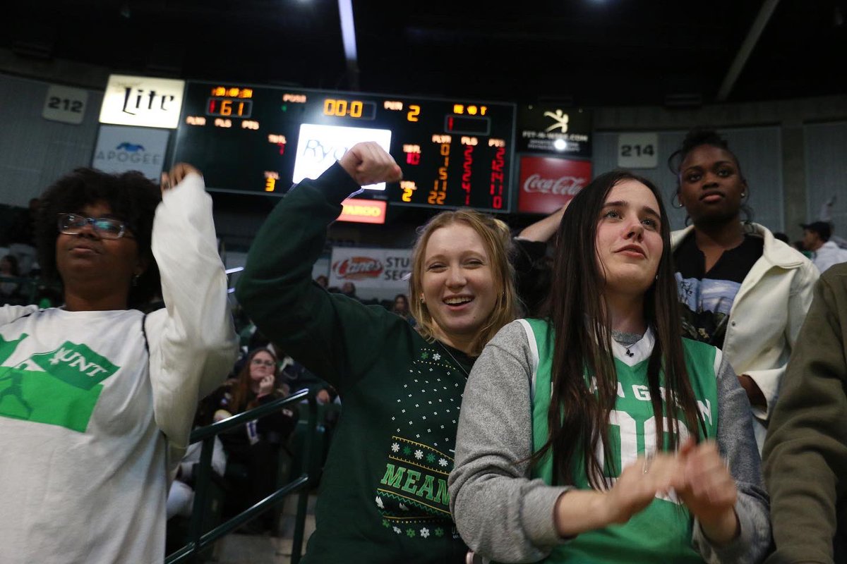 Winning vibes 💯

<a href="/meangreenmbb/">UNT Basketball</a> remains UNBEATEN in regular-season games with the Maniacs on their side. 

#JoinTheParty | #GMG 🟢🦅
