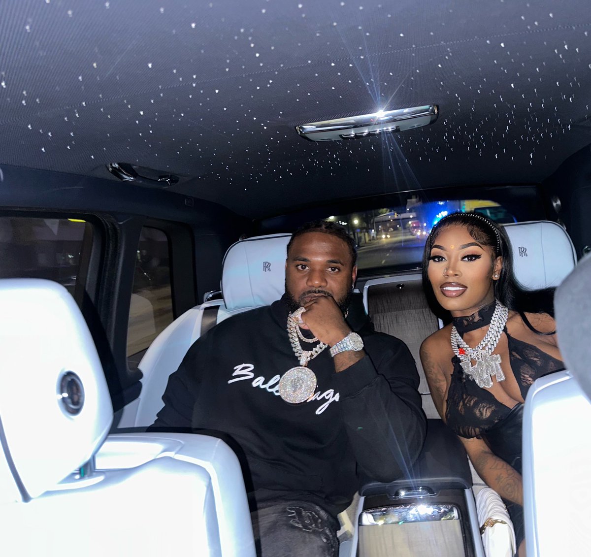 AsianDaBrattt's tweet image. Fell in love with A Rich Nigga 🫶🏽💙💍