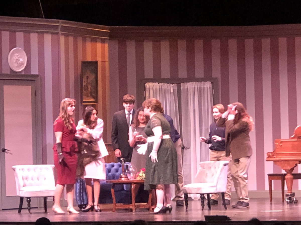 YHSDeGennaro's tweet photo. Thank you @FirstNighters for all that do for YHS Performing Arts. Your support is invaluable. Thank you to the audience tonight. Great turnout of students, faculty, alums, etc...The auditorium was filled with energy.🌽 #SuiteSurrender @MsStockChoir @MsKluga https://t.co/11b3XFb0DT