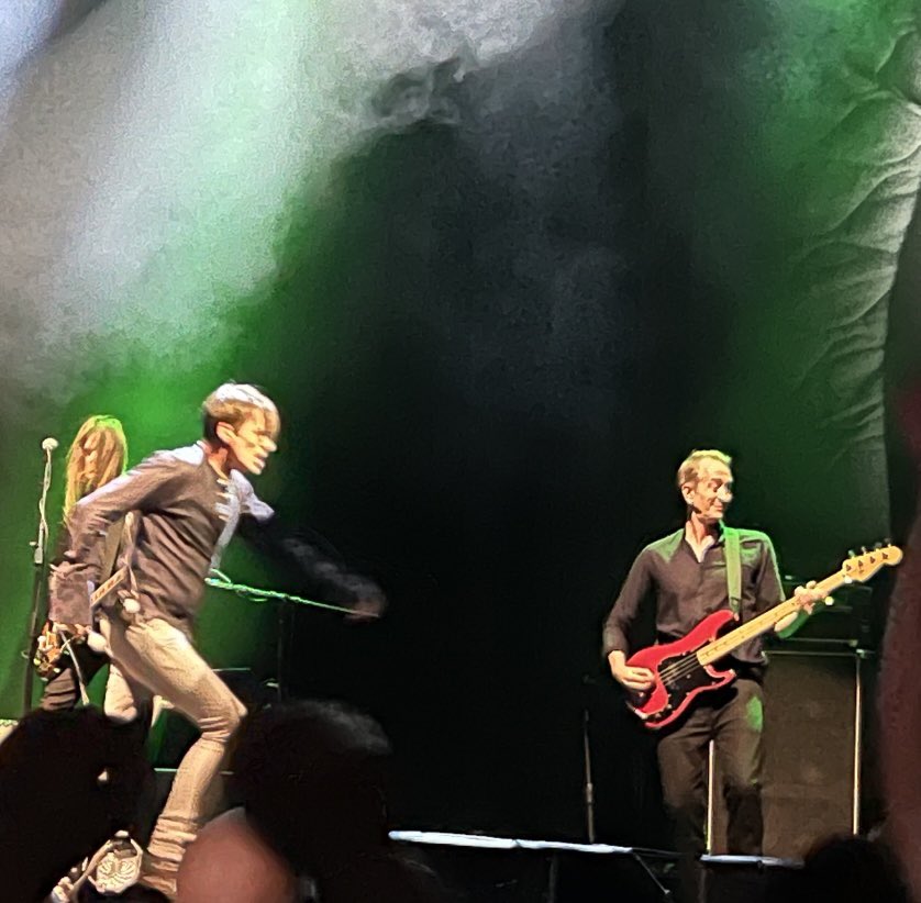 lmartdotorg's tweet photo. @matosman Chicago - thanks for an epic show, grateful is an understatement. Quite a chore finding you out of the smoke &amp; shadows. 🙌🏻🖤 https://t.co/5OkIiSb68Y