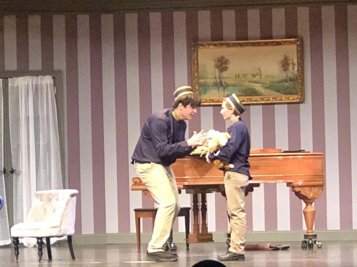 YHSDeGennaro's tweet photo. More pics from #SuiteSurrender. Congrats to all! 🌽 @MsStockChoir @FirstNighters https://t.co/5qkPhg70AI
