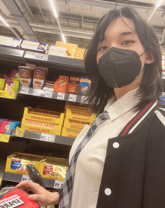 ٩(๑`^&acute;๑)۶  家里没有零食了！ 想吃冰淇淋 https://t.co/lYaaS8wCtE<a href="/tag/crossdresser"class="tags"><span>#crossdresser</span></a><a href="/tag/femboy"class="tags"><span>#femboy</span></a><a href="/tag/%E7%94%B7%E3%81%AE%E5%A8%98"class="tags"><span>#男の娘</span></a><a href="/tag/%E4%BC%AA%E5%A8%98"class="tags"><span>#伪娘</span></a><a href="/tag/%E5%A5%B3%E8%A3%85"class="tags"><span>#女装</span></a><a href="/tag/%E9%BB%91%E4%B8%9D"class="tags"><span>#黑丝</span></a>