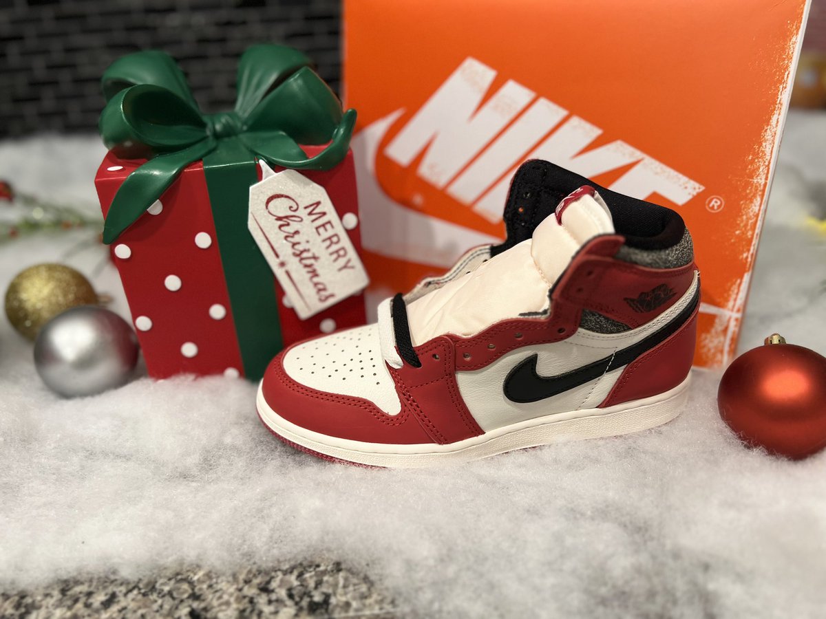 _Ceesworld's tweet image. Thanks @snkr_twitr copped these just in time for Christmas #Lost&amp;amp;FoundJordan1s