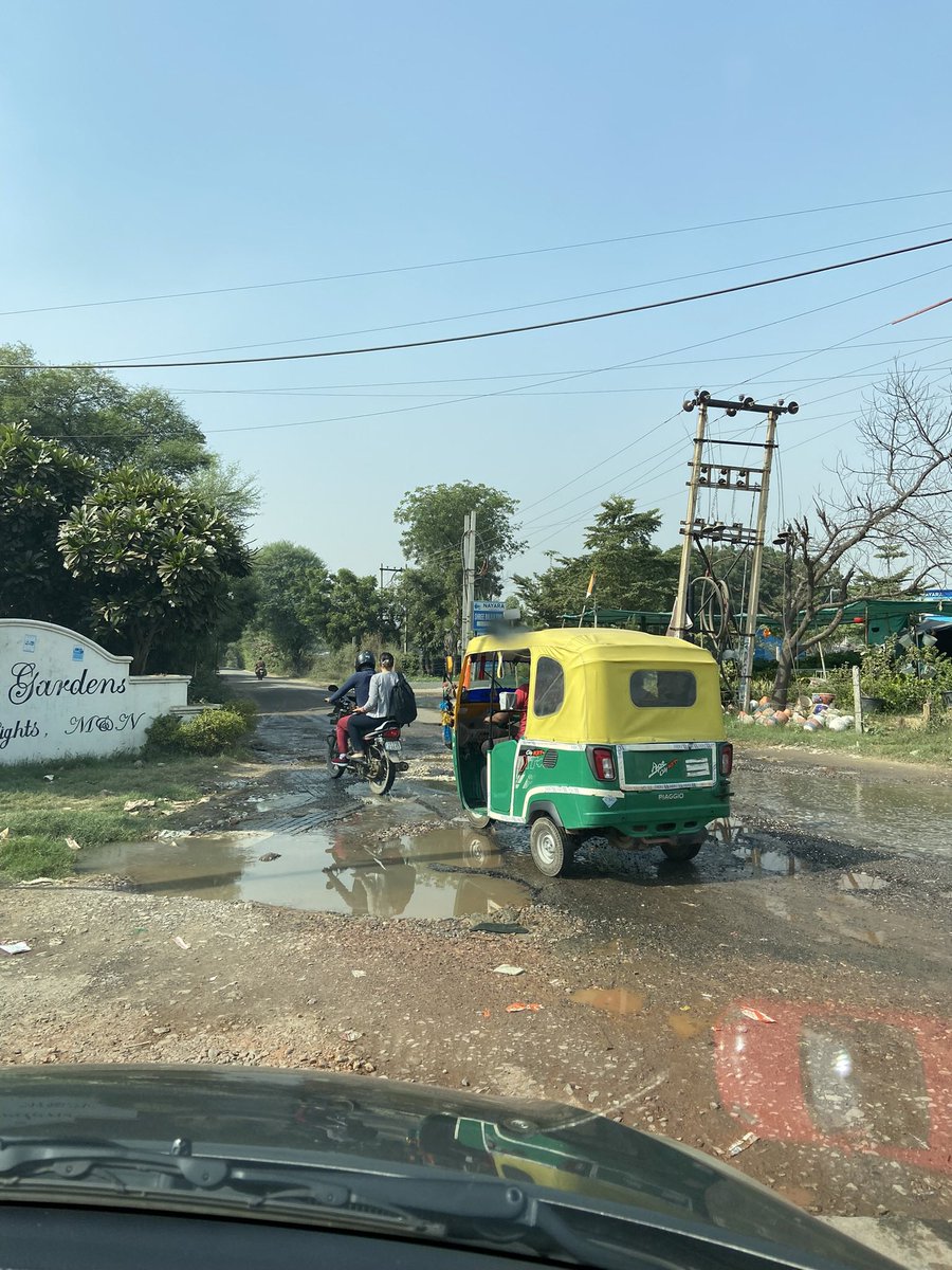 anujg2711's tweet photo. Where are we on the road repair? Will any authority come forward to get this done or we need to raise to more high? Come and drive @OfficialGMDA @MCManesar @OfficeOfNG @cmohry @DC_Gurugram @nishantyadavIAS @NavbharatTimes @TheGurugramNews @TOIIndiaNews @HaryanaPwd https://t.co/EFeVNVgAaG