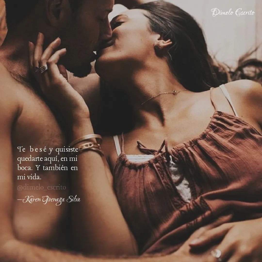 AleB1808's tweet photo. “Te besé y quisiste quedarte aquí, en mi boca. Y también en mi vida”.
❤️❤️❤️

#DimeloEscrito #KarenGoenagaSilva https://t.co/EFoTsv9GEW