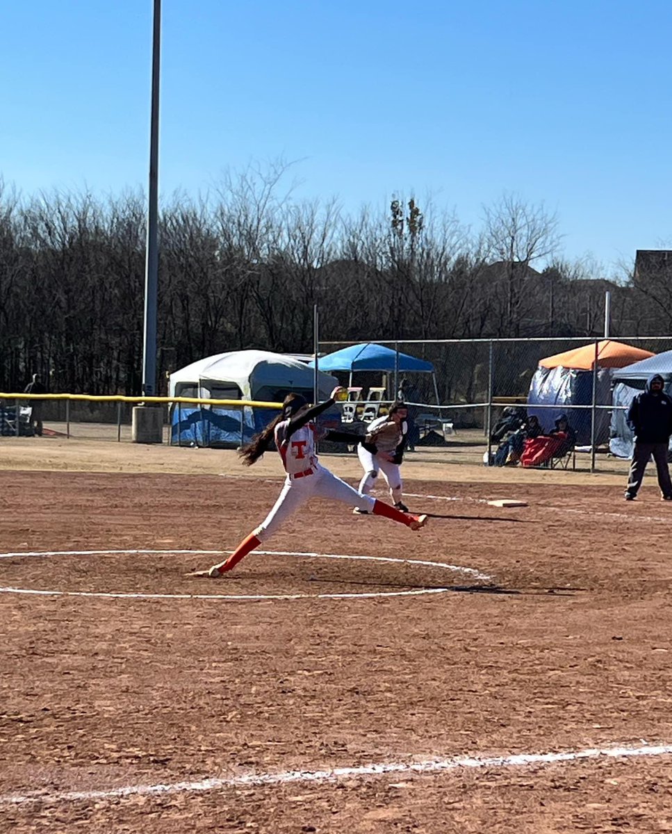 🥎🧡🤍💜 committed tweet media