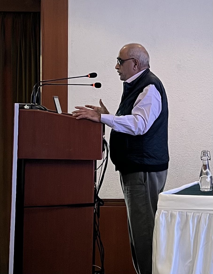 Satyayadav__'s tweet image. Day3 #PHOCON22 

1st session starts with Prof Ravindranath giving talk on Demystifying the molecular basis of #JMML

Intriguing disease with spontaneous resolution in few children whilst needing BMT in most to cure