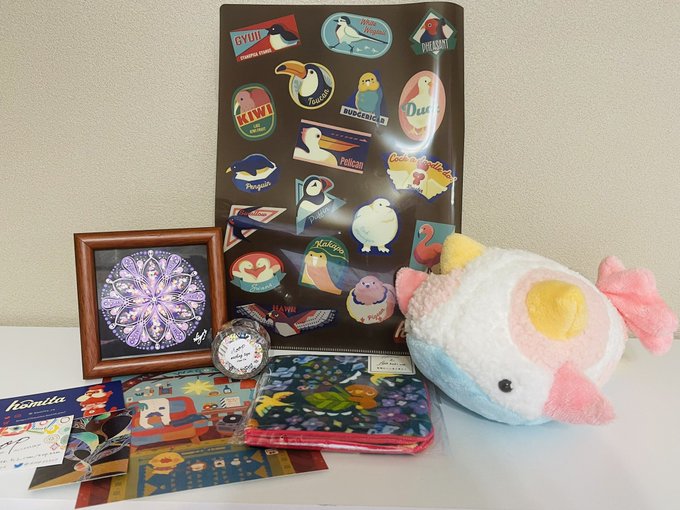 デザフェス戦利品です。
やはり可愛くてカラフルなものに弱い。
ウミウシくん人形お気に入り。
曼荼羅の人も好き。 