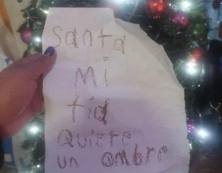 Guarromantico_'s tweet photo. Mis sobrinos haciendo la carta a Santa: https://t.co/dLSBK8YN58