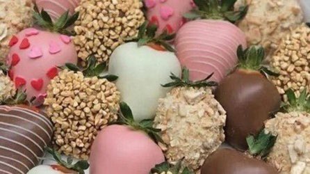 IslandGcm's tweet photo. Freshly made chocolate dipped fruits. Would anyone like some? https://t.co/ale6ILDx7E