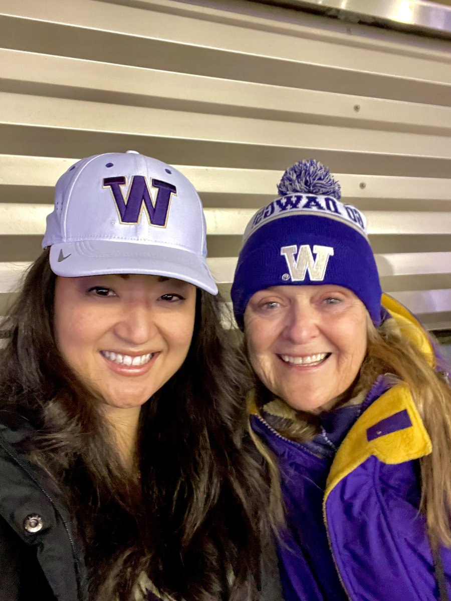 BayBayy1010's tweet photo. Game days with mom… and Dubs 💜💛 #purplereign https://t.co/8J3wepnhLY