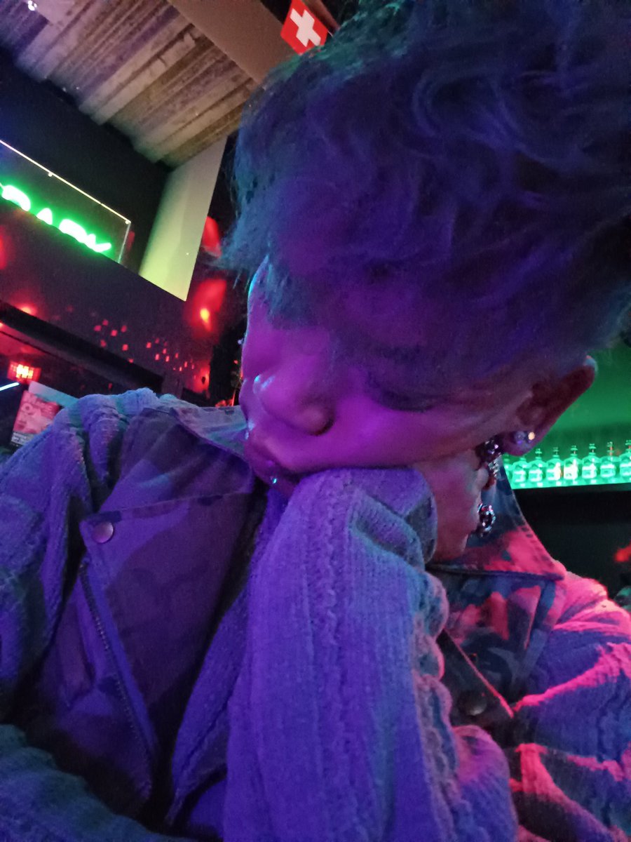 店でいつも寝てる人