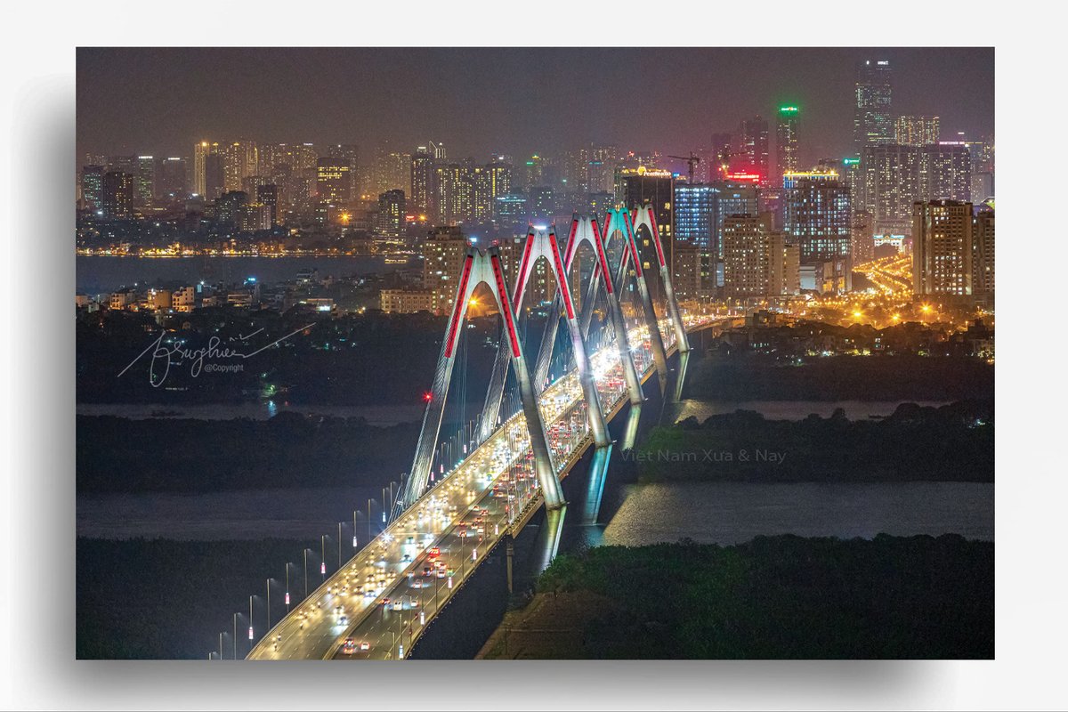 GalleryVietnam's tweet photo. Hanoi by night
#nhattan #caunhattan #Bridge #nhattanbridge #hanoi #thanhpho #city #cityscape #street #night #capital #vietnam #thudohanoi #vietnam #welcome https://t.co/4j2tfUxtU3