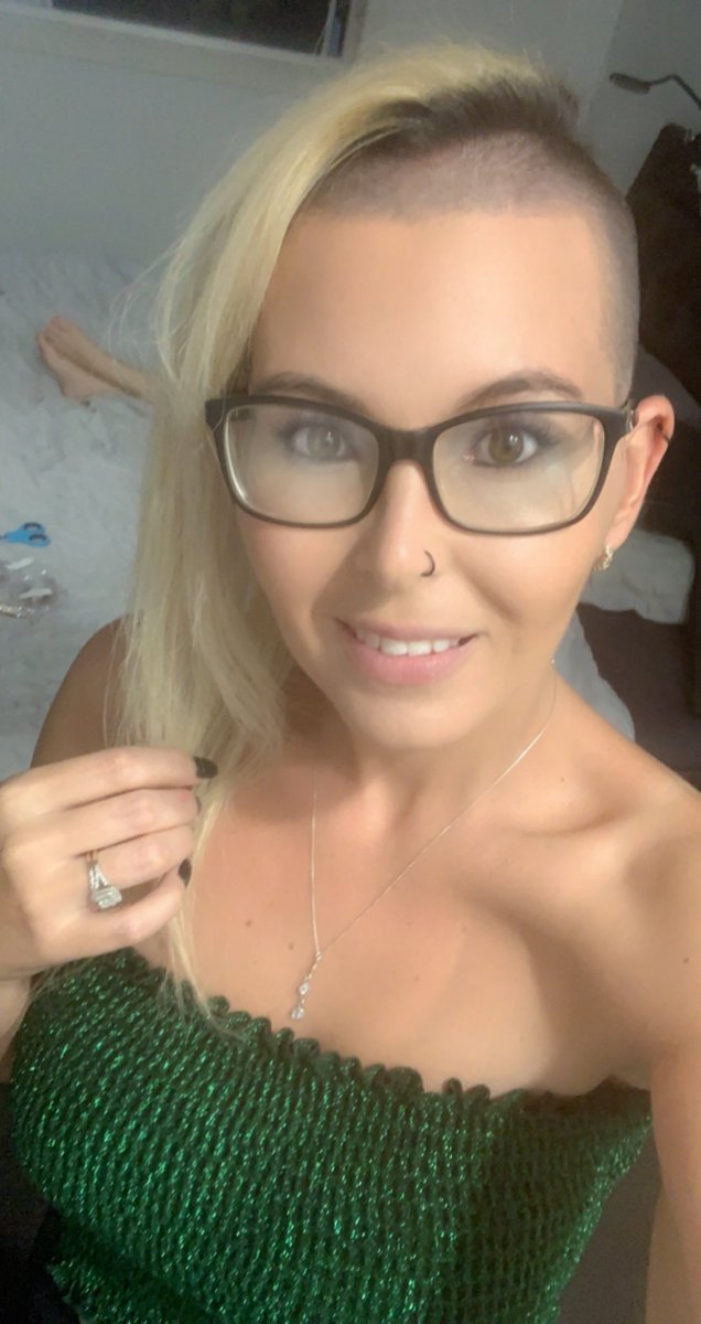 YSeksie's tweet photo. Got all dressed up for a friends birthday party last night 🥳🥳 https://t.co/YRftaifkMl