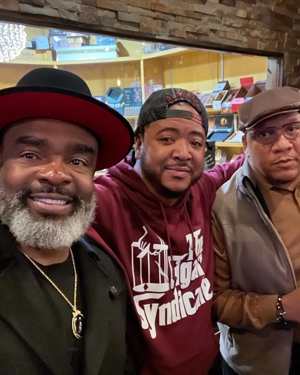 indigocigars's tweet photo. Happy birthday UNC… #cigars #cigarsyndicatenola #square #nobles #clyde #shriners #mason #nola #platta #saturday #birthday https://t.co/ceN8BlxOBz