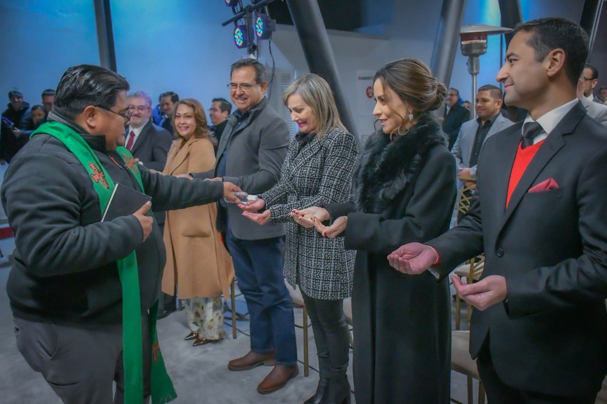 …Gracias por sumar su esfuerzo en beneficio para la salud de la comunidad nigropetense. 🏥
¡Enhorabuena!

📍Piedras Negras Coahuila
#VamosJuntos #Salud #MejorandoPiedrasNegras #coNTodo #SomosTodos #Coahuila