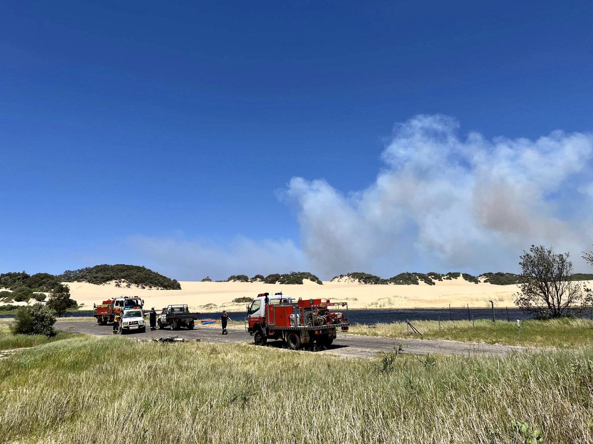 Advice: Coxs Lane Fire, Fullerton Cove (Port Stephens) #NSWRFS & #NPWS on scene at a fire in bushland between Nelson Bay Rd & Stockton Beach at Fullerton Cove nth of Newcastle. The fire is not threatening property & is being pushed towards the beach by strong westerly winds.
