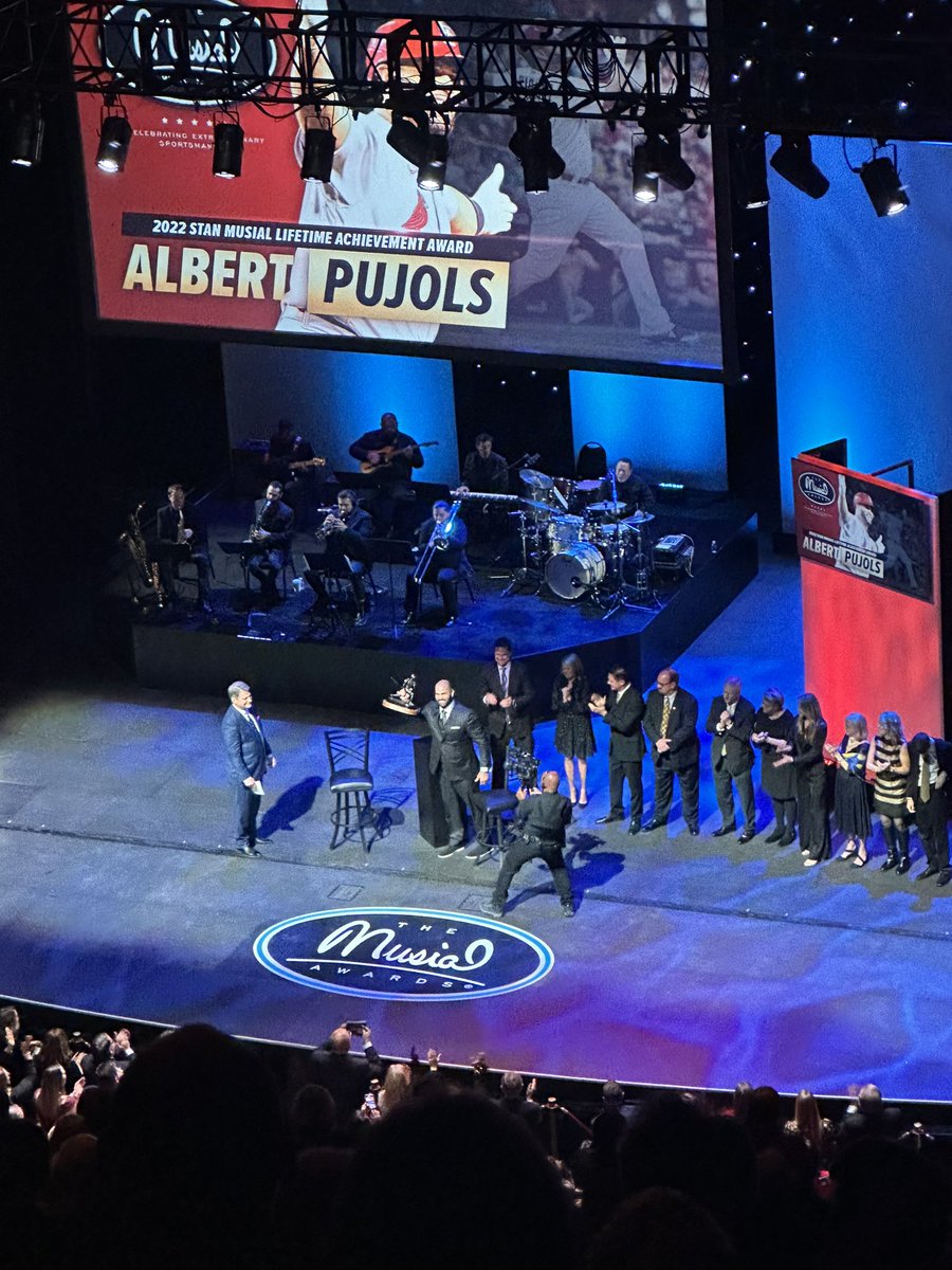 Thanks to the <a href="/MusialAwards/">Musial Awards</a> for inviting our team to attend the biggest show in STL tonight! Enjoyed hearing some inspiring stories about what makes sports so great. #gratitude #sportsmanship #kindness #lookgoodplaygood