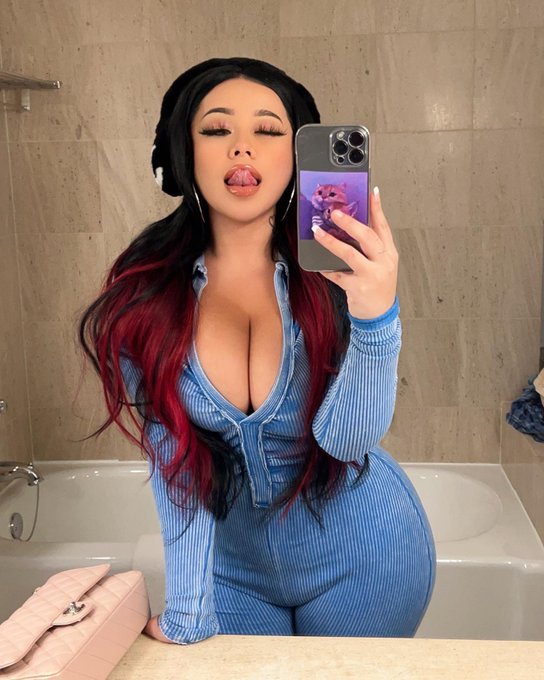 2 pic. let me turn ya out https://t.co/NKmdsjeRbU