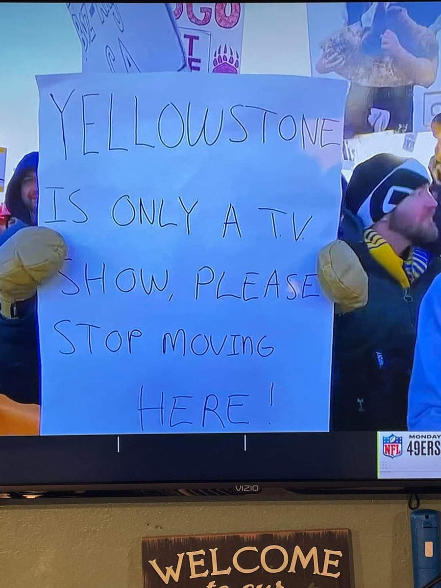 jrattler9's tweet photo. Hahahaha must of been at a griz game
#YellowstoneTV https://t.co/RwWE8tzTde