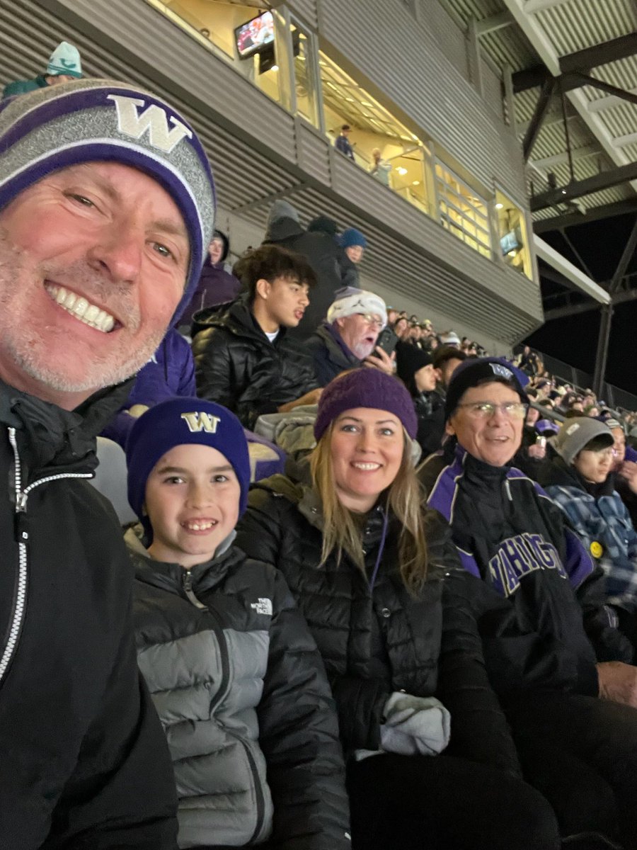 TacomaMomBlog's tweet image. #purplereign