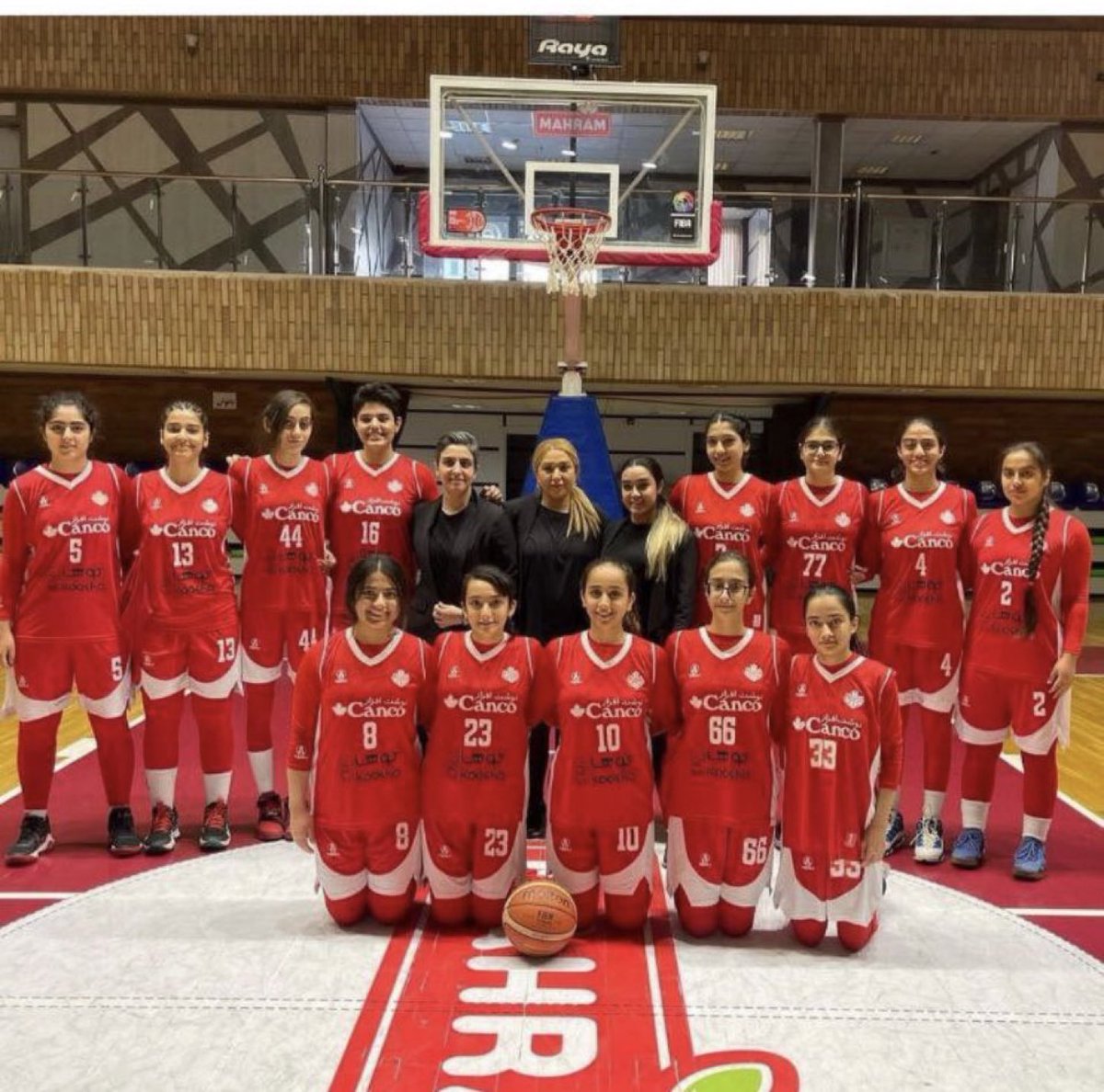 L'important (@limportant_fr) on Twitter photo Autre tremblement de terre culturel.
L'équipe féminine iranienne de basket-ball retire son hijab et publie la photo sur Instagram avec les mots «Femme, Vie, Liberté» <a href="/AlinejadMasih/">Masih Alinejad 🏳️</a> #IranRevolution #MahsaAmini Autre tremblement de terre culturel.
L'équipe féminine iranienne de basket-ball retire son hijab et publie la photo sur Instagram avec les mots «Femme, Vie, Liberté» <a href="/AlinejadMasih/">Masih Alinejad 🏳️</a> #IranRevolution #MahsaAmini