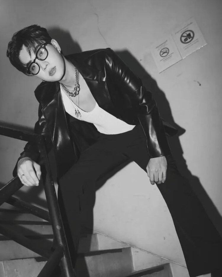 ʙʟᴀᴄᴋ &amp; ᴡʜɪᴛᴇ ᴄᴏᴜᴘʟᴇ 🖤🤍

Yesterday Saint wore BLack +  White 🖤🤍 suit . 

Today  Perth come out in the Black + White 🖤🤍 outfit 🌚🖤❤️

#PerthSaintSation #TRIGON