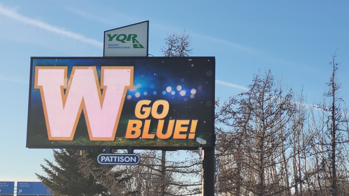 Andedar77's tweet photo. Regina finally starting to embrace the Blue!! #ForTheW #GoBlue @Wpg_BlueBombers @FlyYQR https://t.co/ePK4Z5fOAb
