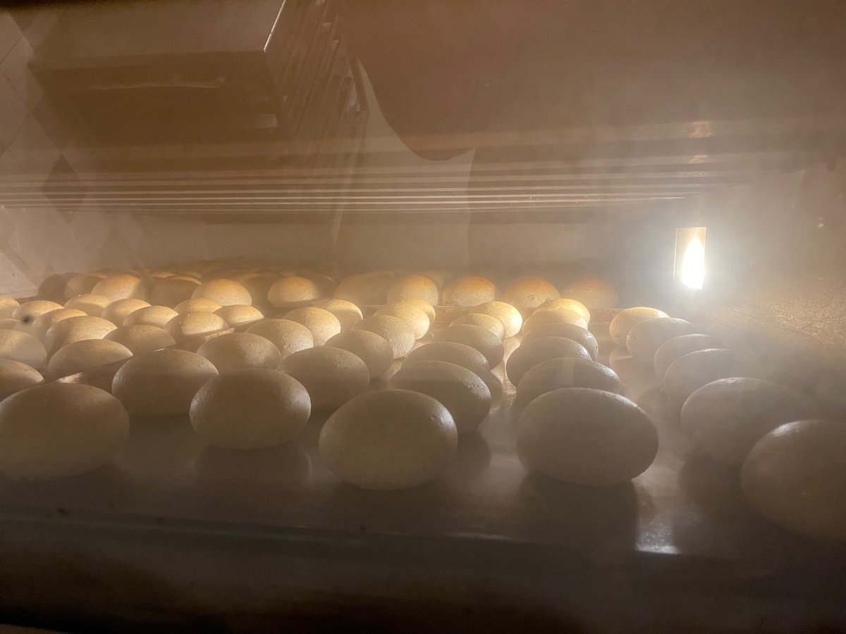 Goedemorgen! De dag goed begonnen met een bezoek aan <a href="/arendkisteman/">Arend Kisteman</a> #stadsbakker 👩‍🍳 🍞 #Zwolle  Over energie, ondernemen, gemeente en participatie.  Bedankt 👍🏻 Wat een prachtondernemer! <a href="/VVDZwolle/">VVD Zwolle</a> #dvdo