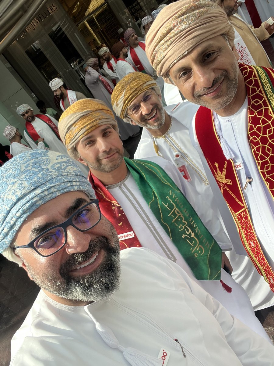 a_diwan75's tweet photo. Celebrating 52 Oman National day with my Ooredoo family 🇴🇲❤️#عمان_العشق https://t.co/BC6NFvaRrd