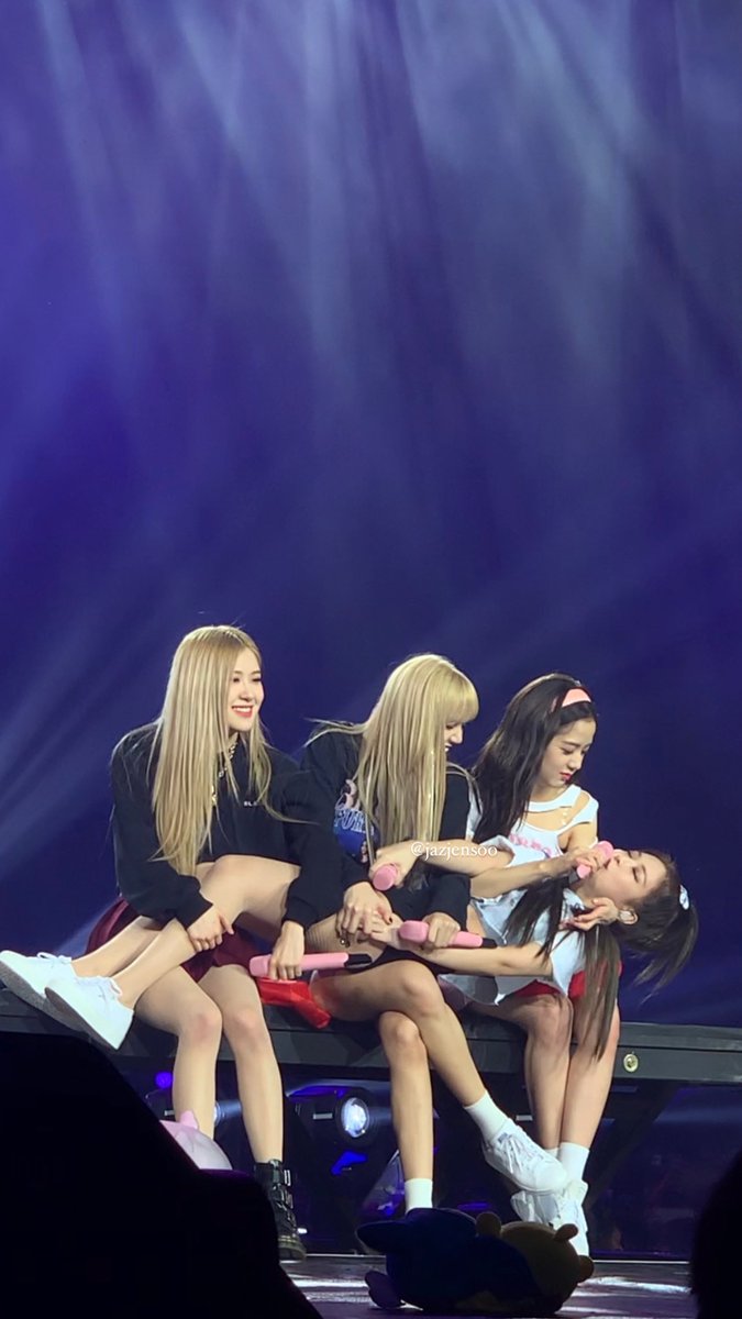 jazjensoo's tweet photo. TANGINGAAAAAA. NATULOG AQ KASI AKALA Q WALA NA AQ PAG ASA TODAY!!!! SEE YOU, AGAIN BLACKPINK ON MARCH 25THHH!!!!!!
thank you @jichudalgomi sabay tayong umiiyak 😭😭😭😭😭
#BORNPINKinMNL https://t.co/Z4ZmM9D9dH