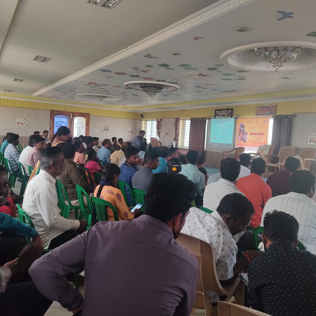 cscvellore1's tweet photo. Ranipet CSC SPV Vle 
Meeting CSC services ,IRCTC,RAP/VLEINS,IIBF,Tele Law ,e Store,DakMitra . https://t.co/GXF50RVYYy