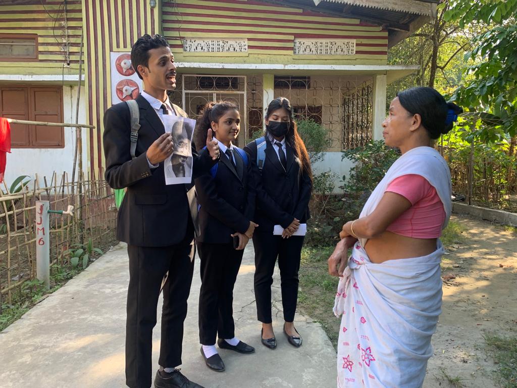 nss_dupg_unit's tweet photo. Volunteers of NSS PG Unit Dibrugarh University and students of Center for Juridical Studies conducted a legal awareness programme at Borboruah locality on Fundamental rights and duties &amp; legal aids on 17th Nov 2022. @nss_rdguwahati @NSSCellDU @_NSSIndia @DibruUniv https://t.co/1O5igantLT