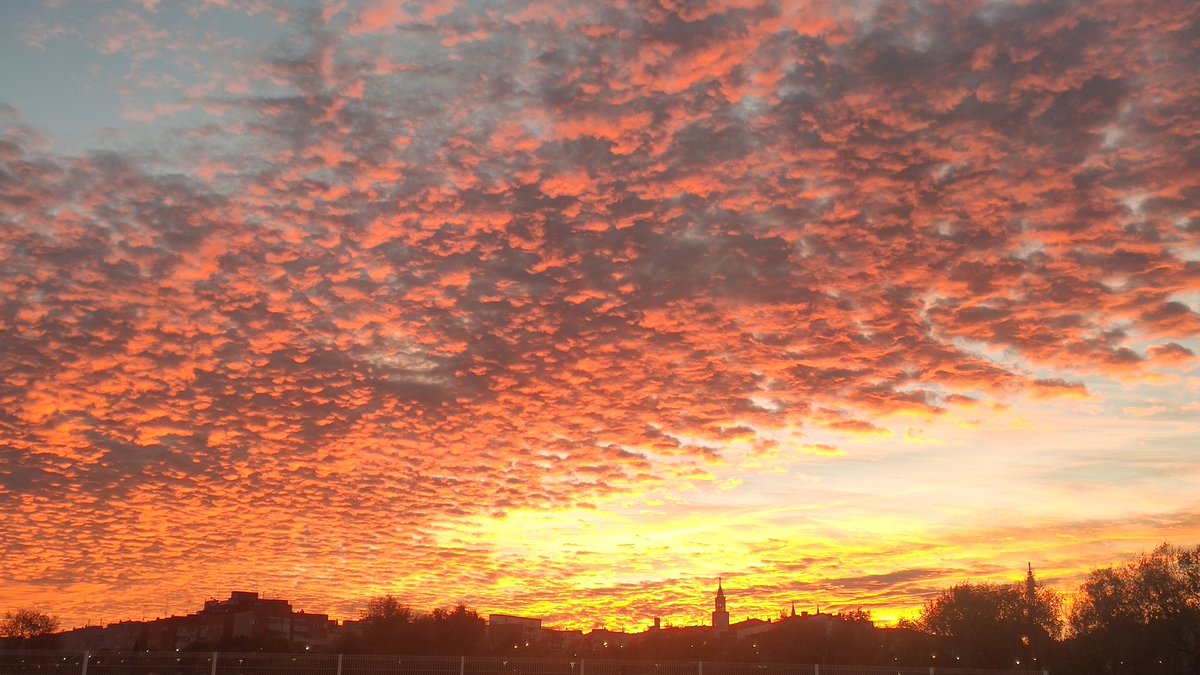 gerardadf's tweet photo. Vilafranca del Penedès @alexmegapc https://t.co/67xn7OpNXF