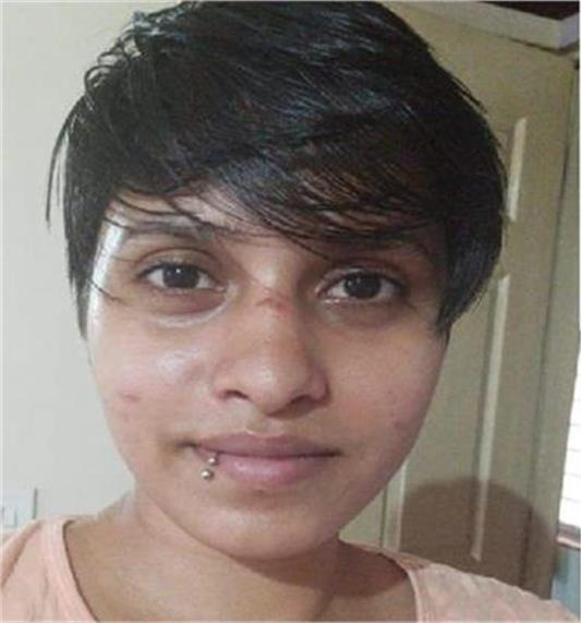 मौत से पहले की श्रद्धा की तस्वीर आई सामने.. जिसमे साफ साफ श्रद्धा के चेहरे पर चोट के निशान दिख रहे हैं 

#DelhiCrime #ShraddhaWalkar #AftabPoonawalla